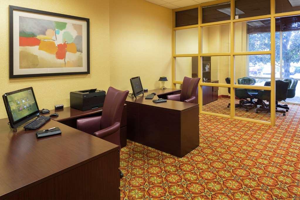 Hilton Charlotte Airport Hotel Instalações foto