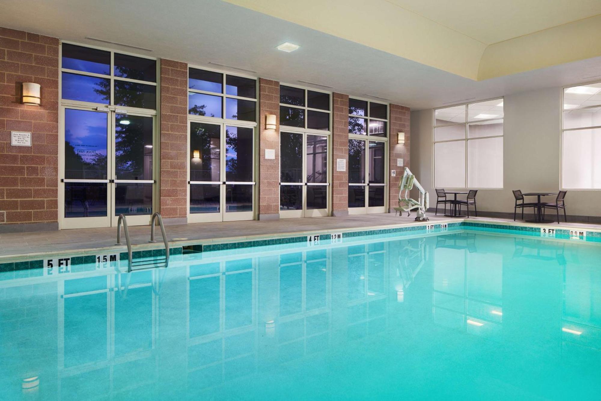 Hilton Charlotte Airport Hotel Exterior foto